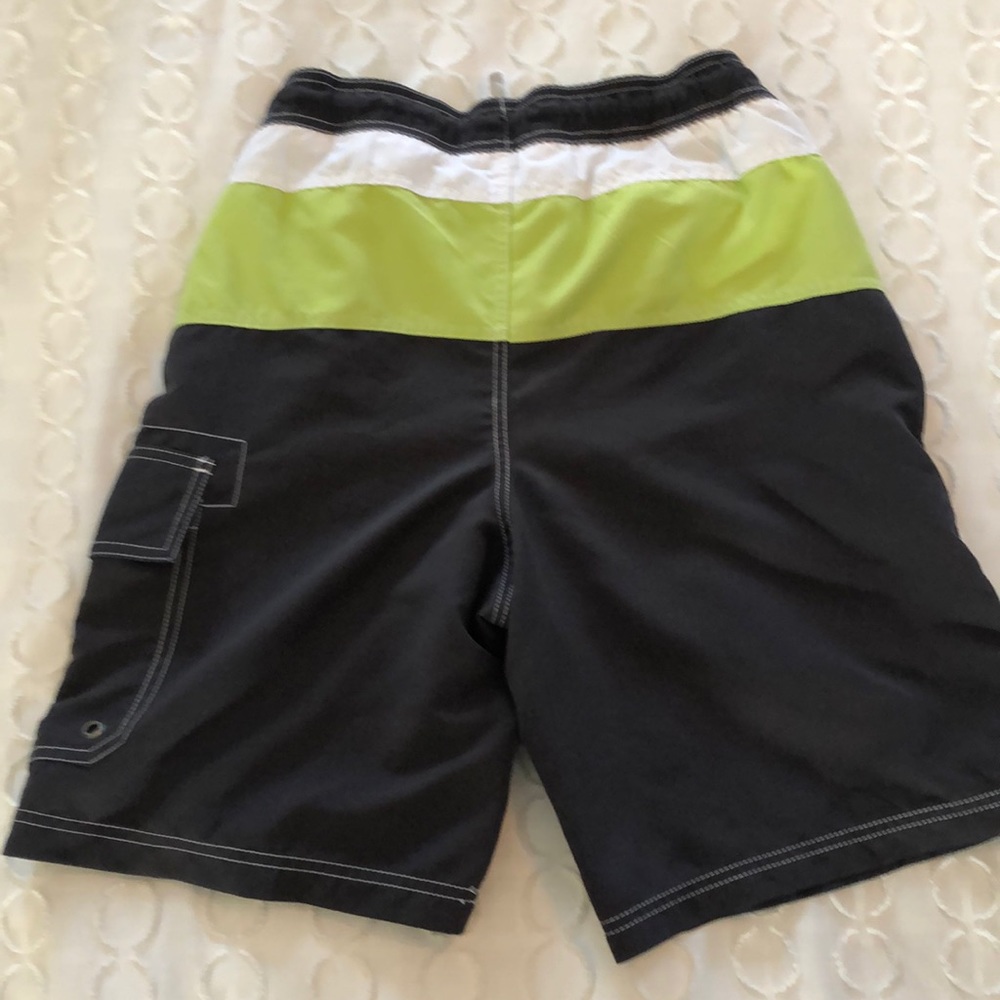 Mens Swim Trunks. SZ S. - Picture 2 of 8